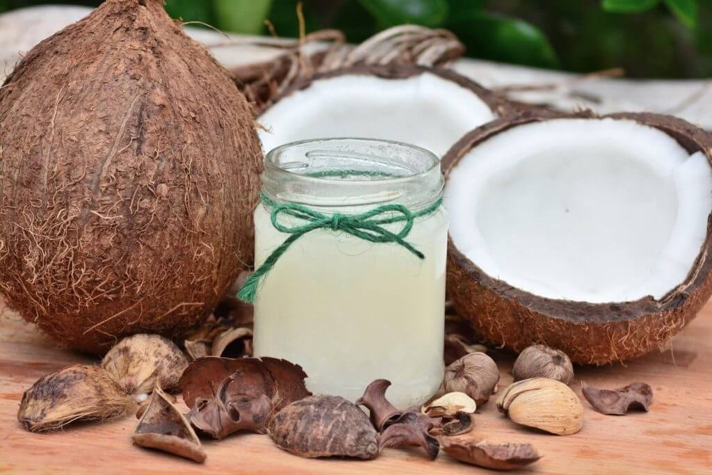 Tratamentos Caseiros e Naturais Para Queda de Cabelo
oleo-de-coco-para-cabelo